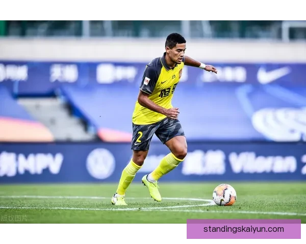 赖斯中场硬度分析引发关注，表现稳健成为球队核心力量